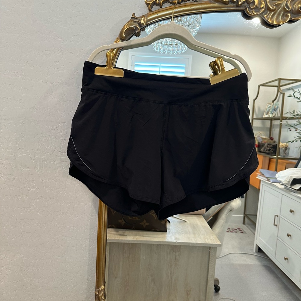 Lululemon Run Off Route High-Rise Short 4”